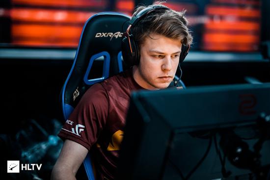 留下Varus猛烈收割 Ninefog 并未能推倒三人。 Ninjas in Pyjamas 击败了 LGD.Y