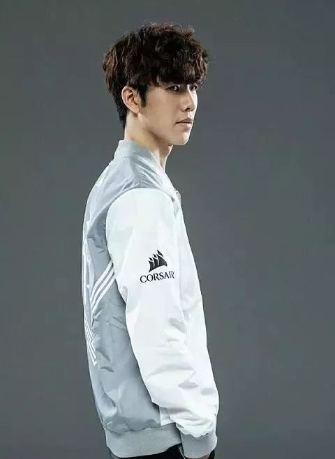 狼队、Hero争夺S组榜首，ES能否复仇WE？